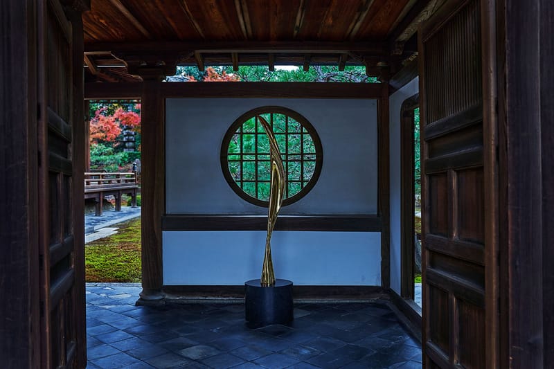 初の個展 “不在のなかの存在”から紐解くデザイナー・現代美術家 髙橋大雅の美学