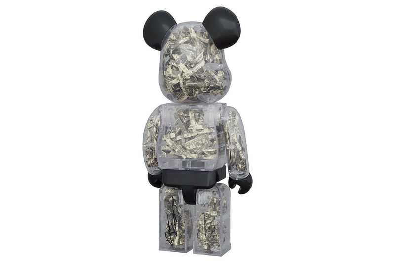 シュレッダーで裁断した河村康輔の作品を詰め込んだ BE@RBRICK 400% が登場