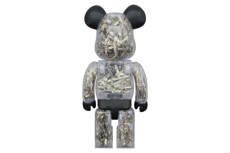 シュレッダーで裁断した河村康輔の作品を詰め込んだ BE@RBRICK 400% が登場