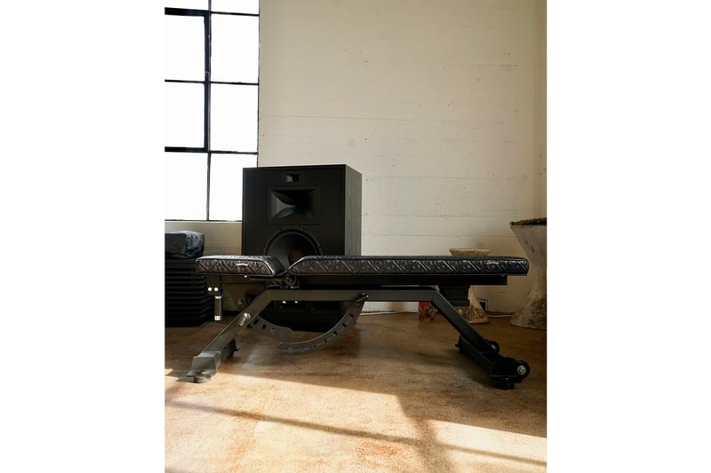 クロムハーツのトレーニング用ベンチのクローズアップ写真が公開 Chrome Hearts Rogue Weight Bench Closer Look Justin Reed Info