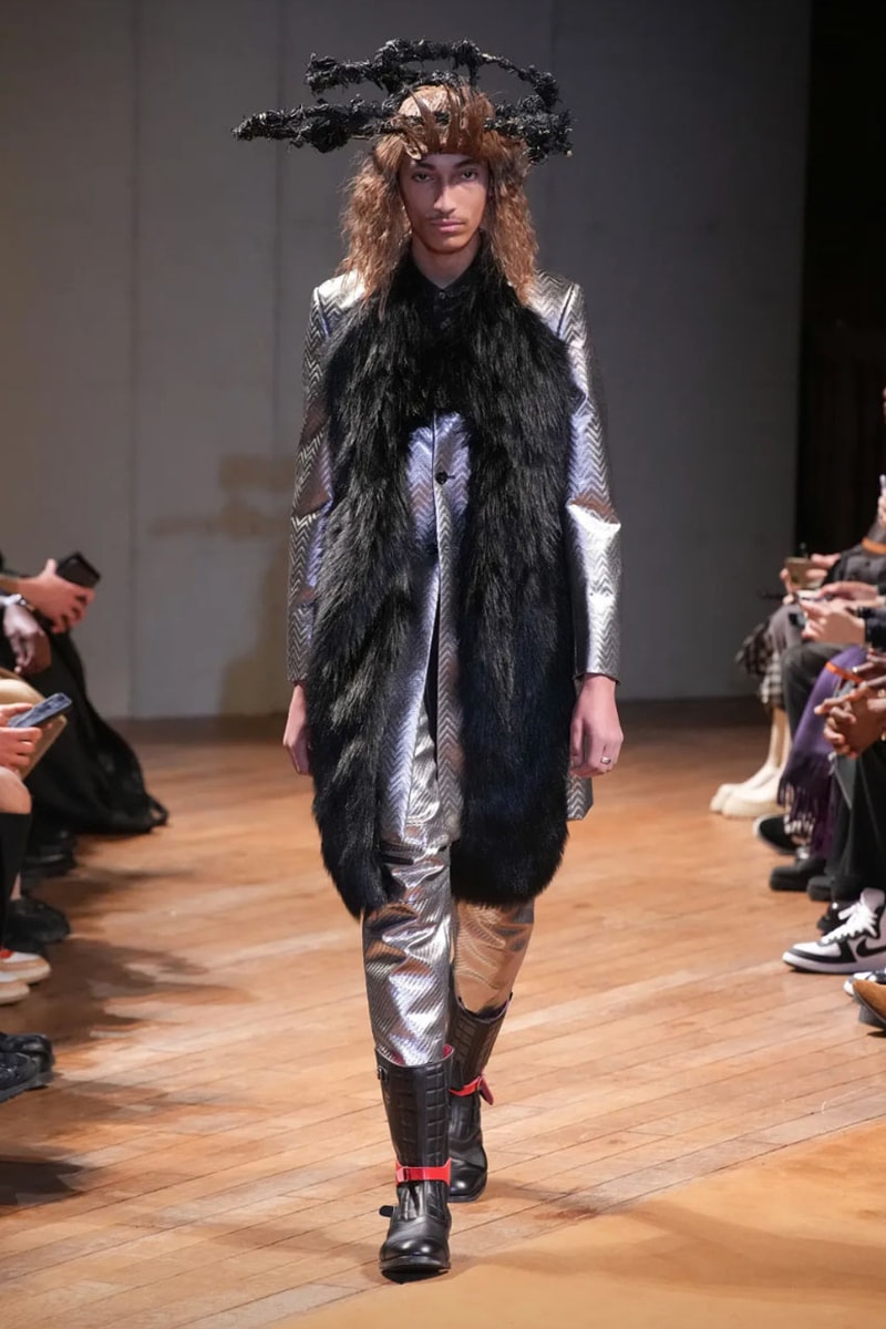 コム デ ギャルソン・オム プリュス 2023年秋冬コレクション COMME des GARÇONS HOMME PLUS FW23 Relies on Deconstruction and Reconstruction Unconventional cuts turn formalwear avant-garde.