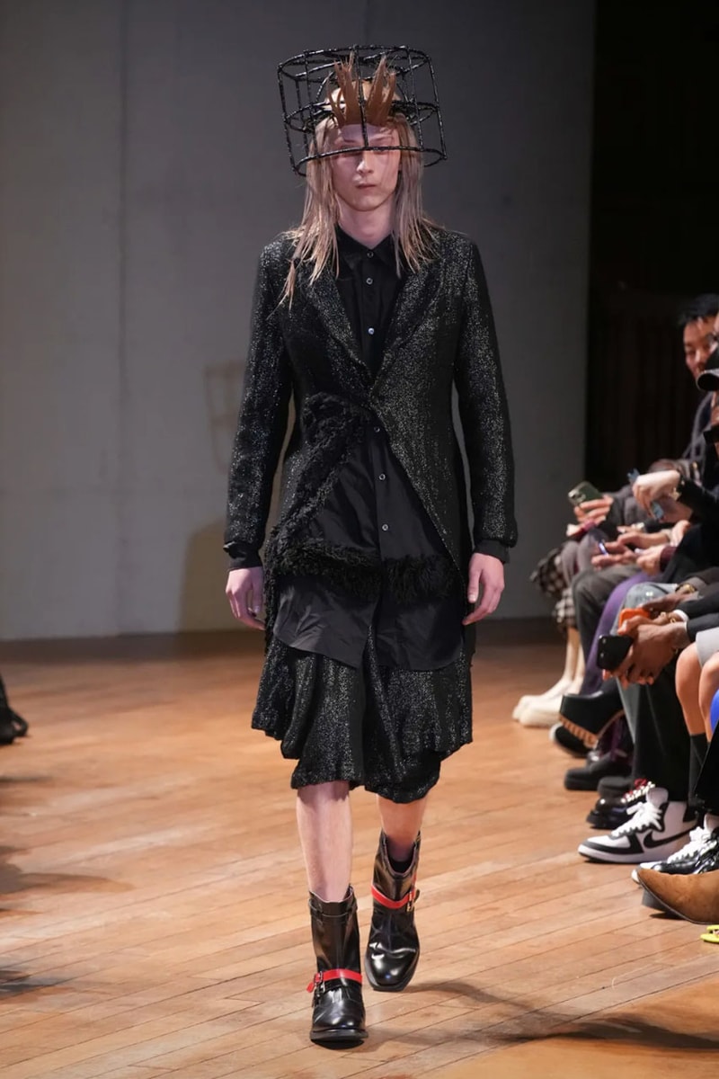 コム デ ギャルソン・オム プリュス 2023年秋冬コレクション COMME des GARÇONS HOMME PLUS FW23 Relies on Deconstruction and Reconstruction Unconventional cuts turn formalwear avant-garde.