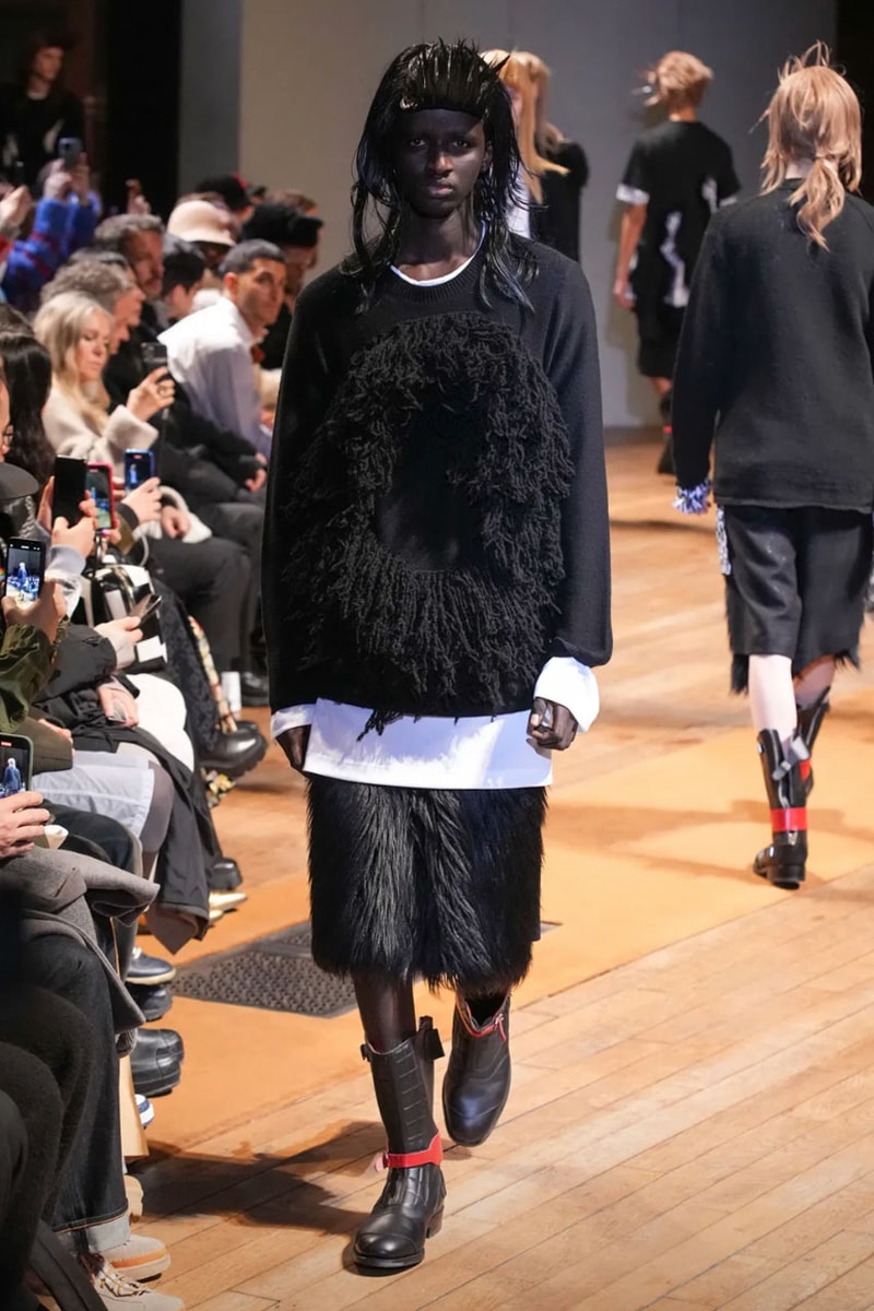 コム デ ギャルソン・オム プリュス 2023年秋冬コレクション COMME des GARÇONS HOMME PLUS FW23 Relies on Deconstruction and Reconstruction Unconventional cuts turn formalwear avant-garde.