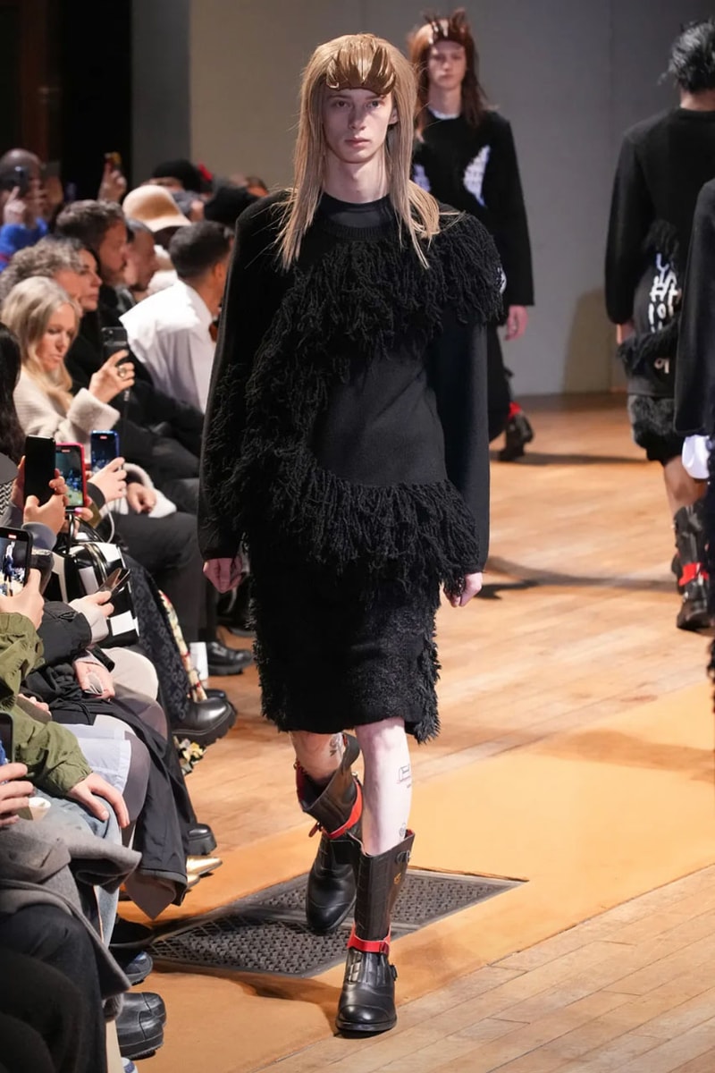 コム デ ギャルソン・オム プリュス 2023年秋冬コレクション COMME des GARÇONS HOMME PLUS FW23 Relies on Deconstruction and Reconstruction Unconventional cuts turn formalwear avant-garde.