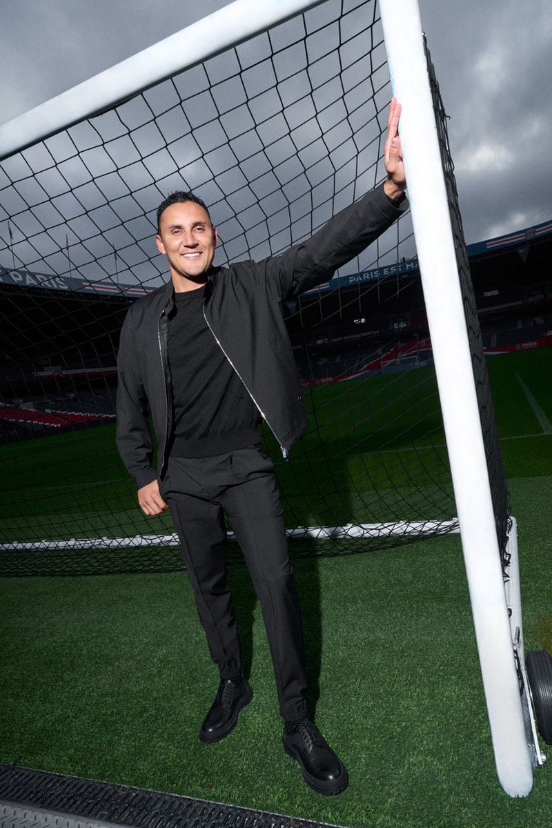 ディオールがパリ・サンジェルマンのオフィシャルワードローブを発表　Kim Jones Outfits Paris Saint-Germain With Timeless Dior Men's Designs