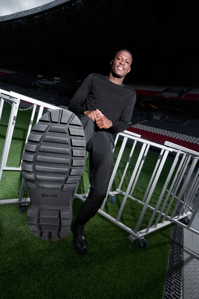 ディオールがパリ・サンジェルマンのオフィシャルワードローブを発表　Kim Jones Outfits Paris Saint-Germain With Timeless Dior Men's Designs