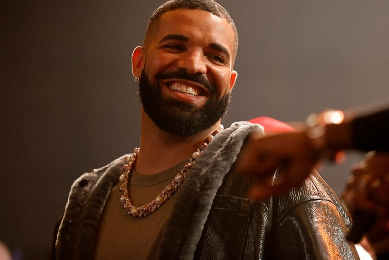 Drake が Pharrell Williams 特注の14金 PSP を落札していたことが明らかに