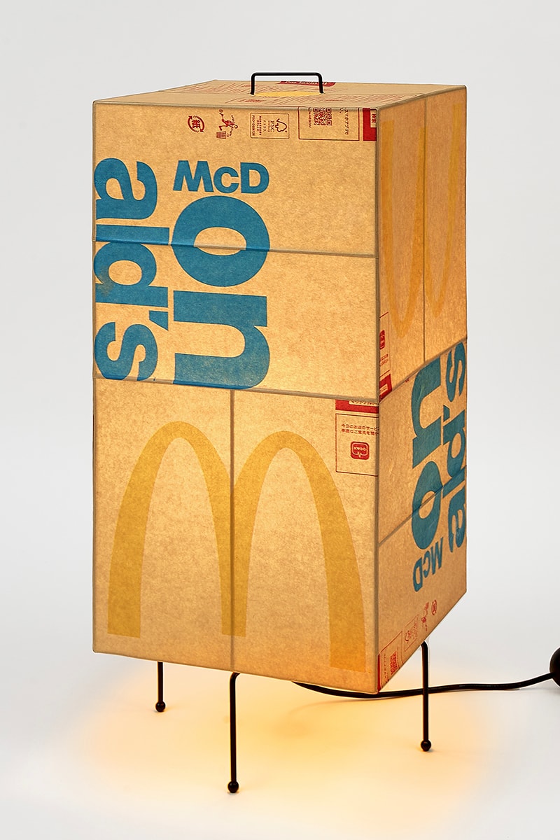 韓国人アーティスト ギュハン・リーがマクドナルドの紙袋を使用したランプを発表 Check Out These McDonald's Paper Bag Lamps Lighting sculptures by Seoul-based artist Gyuhan Lee.