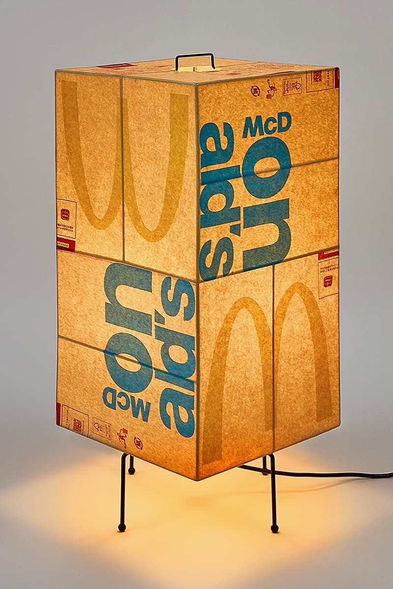 韓国人アーティスト ギュハン・リーがマクドナルドの紙袋を使用したランプを発表 Check Out These McDonald's Paper Bag Lamps Lighting sculptures by Seoul-based artist Gyuhan Lee.