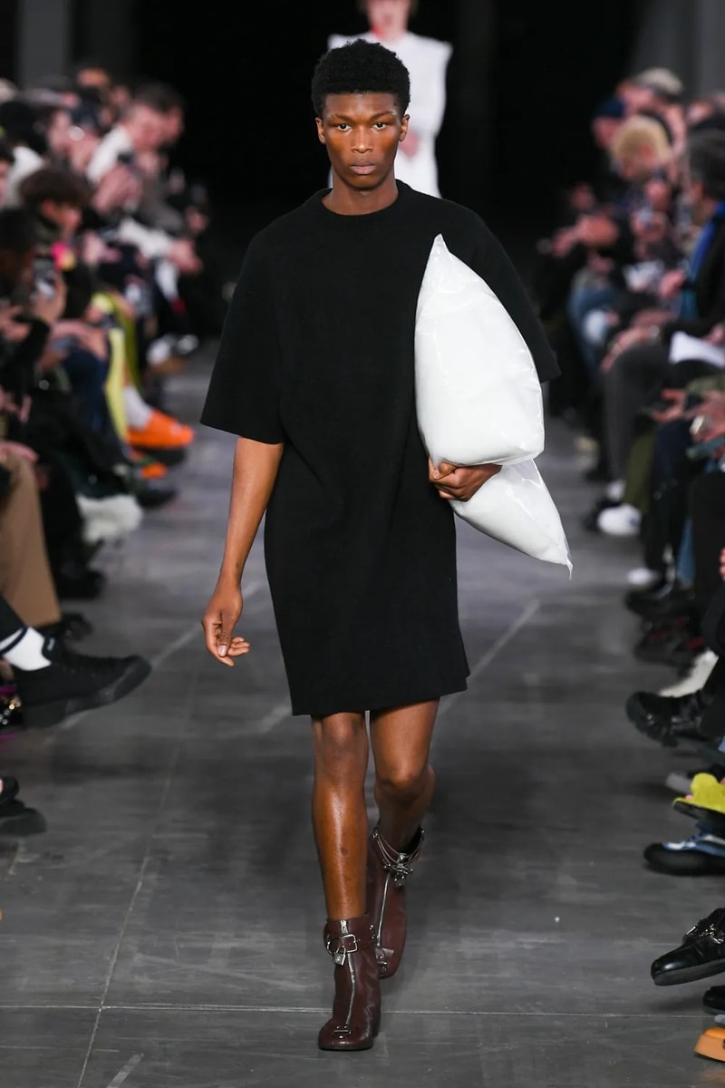 JWアンダーソン 2023年秋冬コレクション JW Anderson Fall Winter 2023 Milan Fashion Week Men's Women's Show Runway MFW Jonathan Anderson