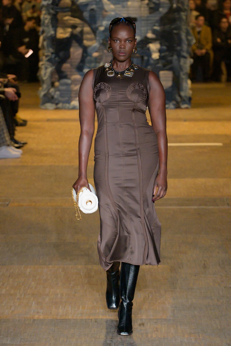 マリーン セル 2023年秋冬コレクション Marine Serre FW23 "Rising Shelter" Paris Fashion Week moon symbol optimism dystopian future noaj cyrus grande halle de la villette