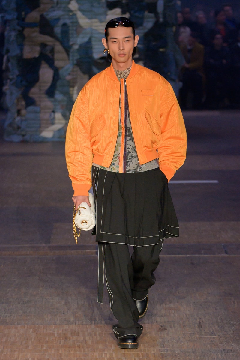 マリーン セル 2023年秋冬コレクション Marine Serre FW23 "Rising Shelter" Paris Fashion Week moon symbol optimism dystopian future noaj cyrus grande halle de la villette