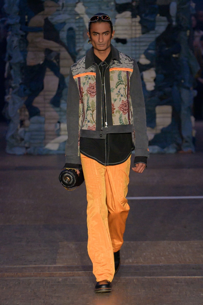 マリーン セル 2023年秋冬コレクション Marine Serre FW23 "Rising Shelter" Paris Fashion Week moon symbol optimism dystopian future noaj cyrus grande halle de la villette