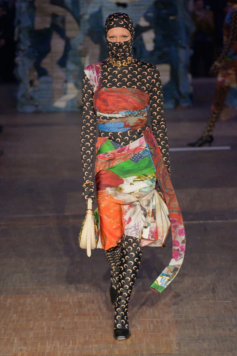 マリーン セル 2023年秋冬コレクション Marine Serre FW23 "Rising Shelter" Paris Fashion Week moon symbol optimism dystopian future noaj cyrus grande halle de la villette