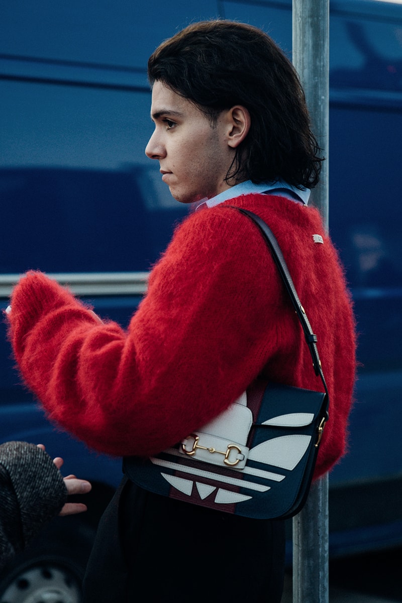 Streetstyle：ミラノ・ファッションウィーク2023年秋冬 Wild Colors and Audacious Patterns Dazzle Mens Milan Fashion Week FW23 Street Style fall winter 2023 fendi gucci adidas baguette kim jones prada raf simons charles jeffrey loverboy milanese etro charles jeffrey loverboy