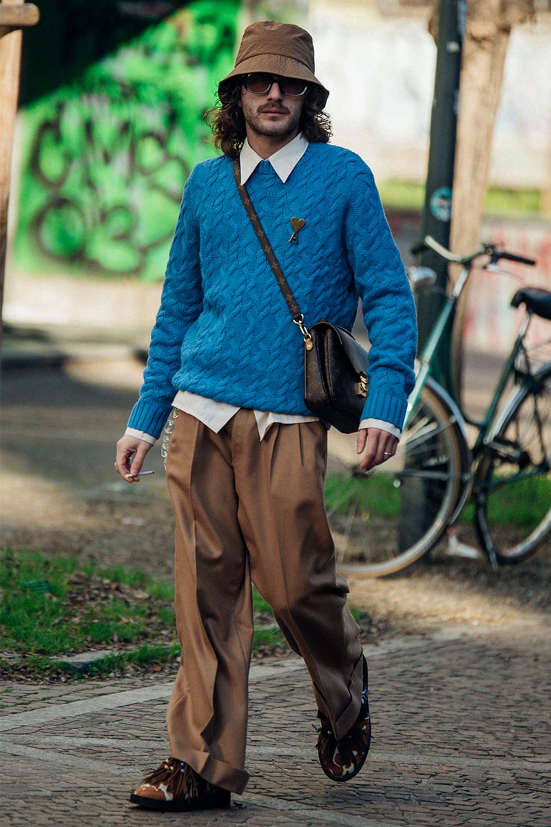 Streetstyle：ミラノ・ファッションウィーク2023年秋冬 Wild Colors and Audacious Patterns Dazzle Mens Milan Fashion Week FW23 Street Style fall winter 2023 fendi gucci adidas baguette kim jones prada raf simons charles jeffrey loverboy milanese etro charles jeffrey loverboy