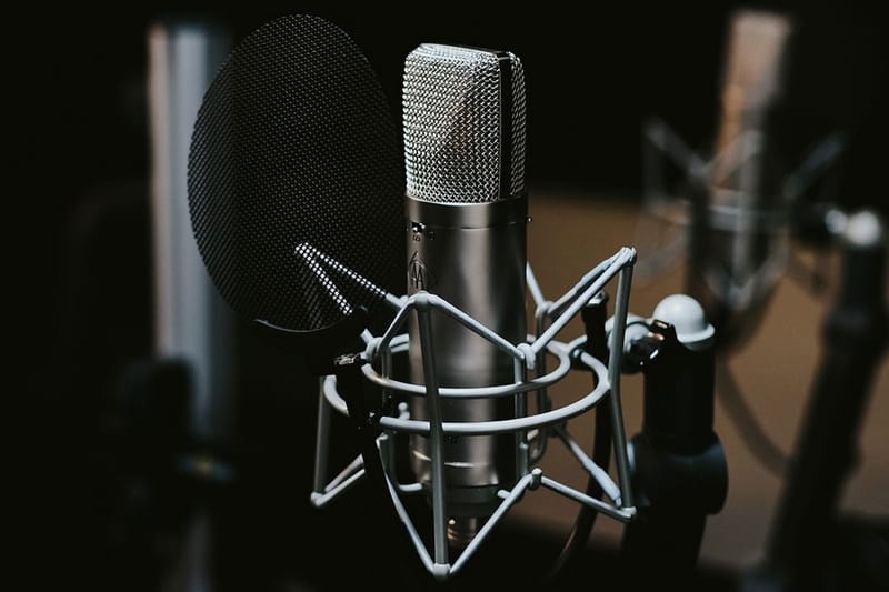 Microsoft がわずか3秒の音声でその人の声をシュミレートする新しい AI を発表