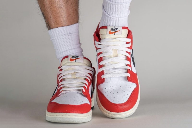 ナイキダンクローにブルズカラーを纏った新色 “シカゴ スプリット“ が登場か On-Foot Look at the Nike Dunk Low "Chicago Split" Adding a twist to the classic “Chicago” colorway.