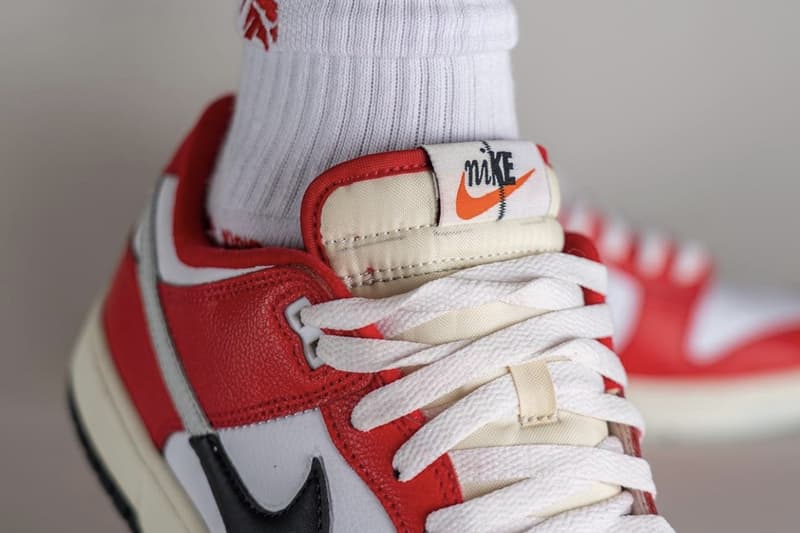 ナイキダンクローにブルズカラーを纏った新色 “シカゴ スプリット“ が登場か On-Foot Look at the Nike Dunk Low "Chicago Split" Adding a twist to the classic “Chicago” colorway.