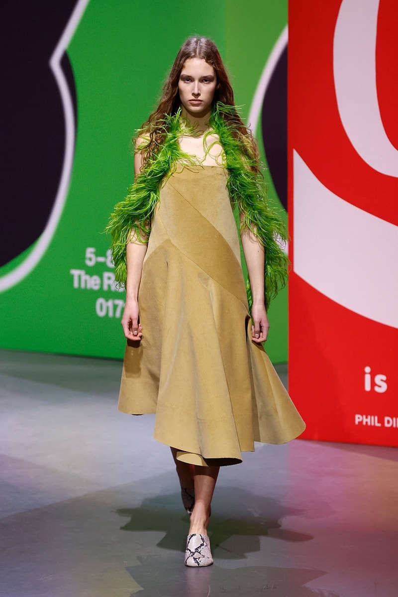 JWアンダーソン 2023年秋冬ウィメンズコレクション JW Anderson Fall Winter 2023 London Fashion Week FW23 Runway Show Jonathan Anderson michael clark company 
