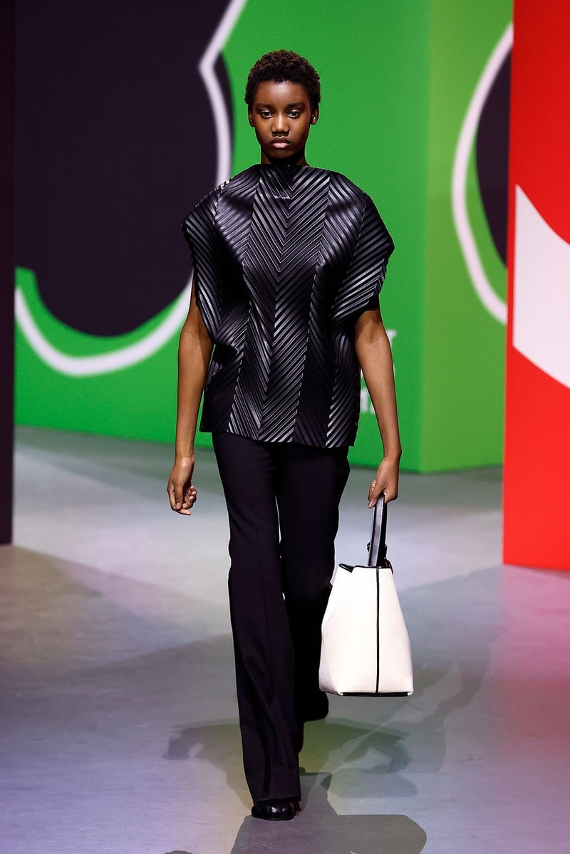 JWアンダーソン 2023年秋冬ウィメンズコレクション JW Anderson Fall Winter 2023 London Fashion Week FW23 Runway Show Jonathan Anderson michael clark company 