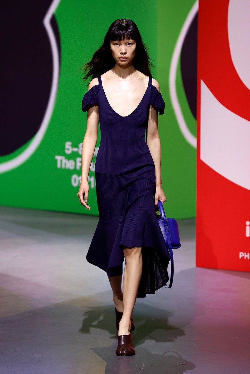 JWアンダーソン 2023年秋冬ウィメンズコレクション JW Anderson Fall Winter 2023 London Fashion Week FW23 Runway Show Jonathan Anderson michael clark company 