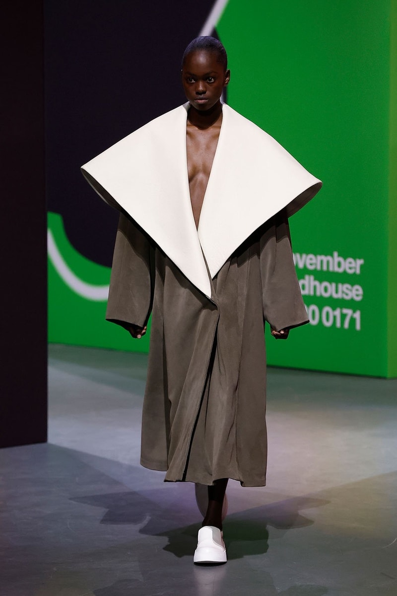 JWアンダーソン 2023年秋冬ウィメンズコレクション JW Anderson Fall Winter 2023 London Fashion Week FW23 Runway Show Jonathan Anderson michael clark company 