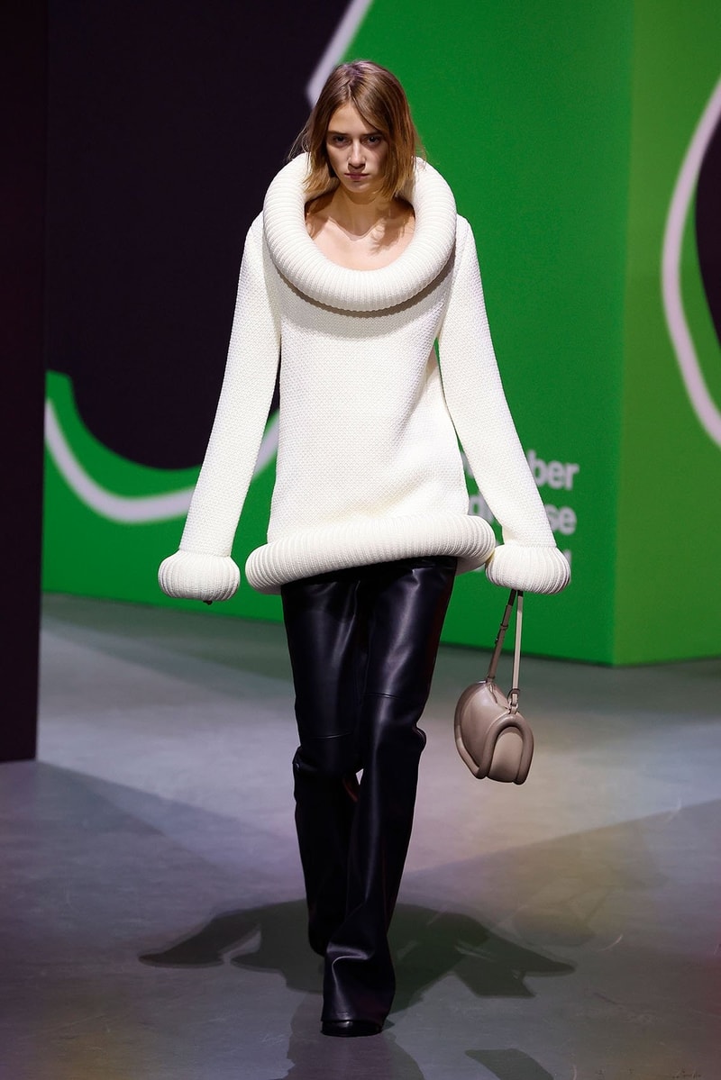 JWアンダーソン 2023年秋冬ウィメンズコレクション JW Anderson Fall Winter 2023 London Fashion Week FW23 Runway Show Jonathan Anderson michael clark company 