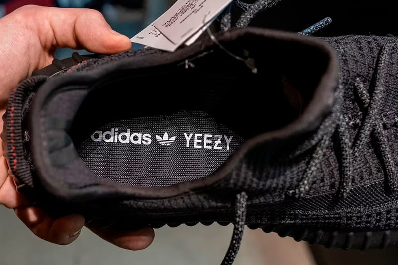adidas が Kanye West と再契約し YEEZY の在庫を販売か