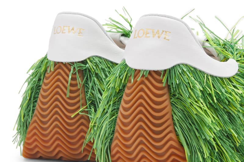 ロエベ 2023年春夏コレクションから草を纏ったようなスニーカーが登場 LOEWE Spring Summer 2023 Grass Sneaker M816282X84 ss23 Jonathan Anderson footwear fashion