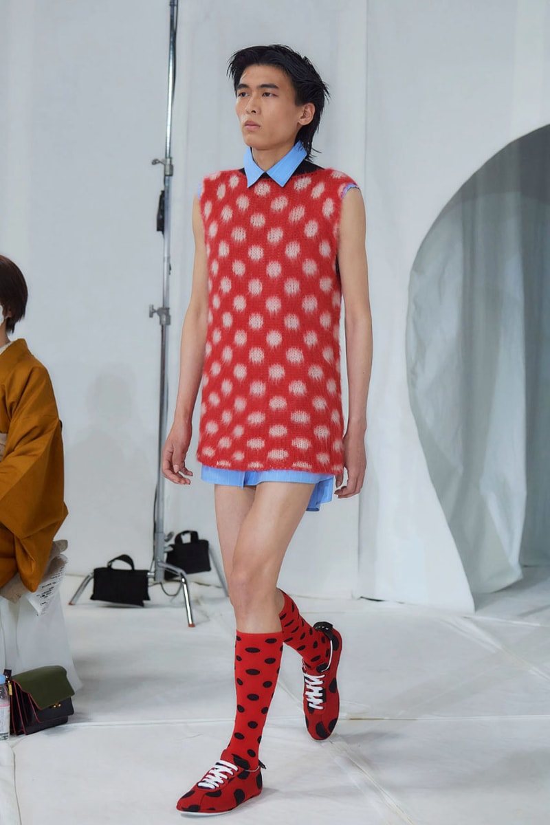 マルニ 2023年秋冬コレクション  Marni Fall winter23 Makes Striking Statements With Just Four Colors In Tokyo, creative director Francesco Risso presented the range at Yoyogi National Gymnasium.