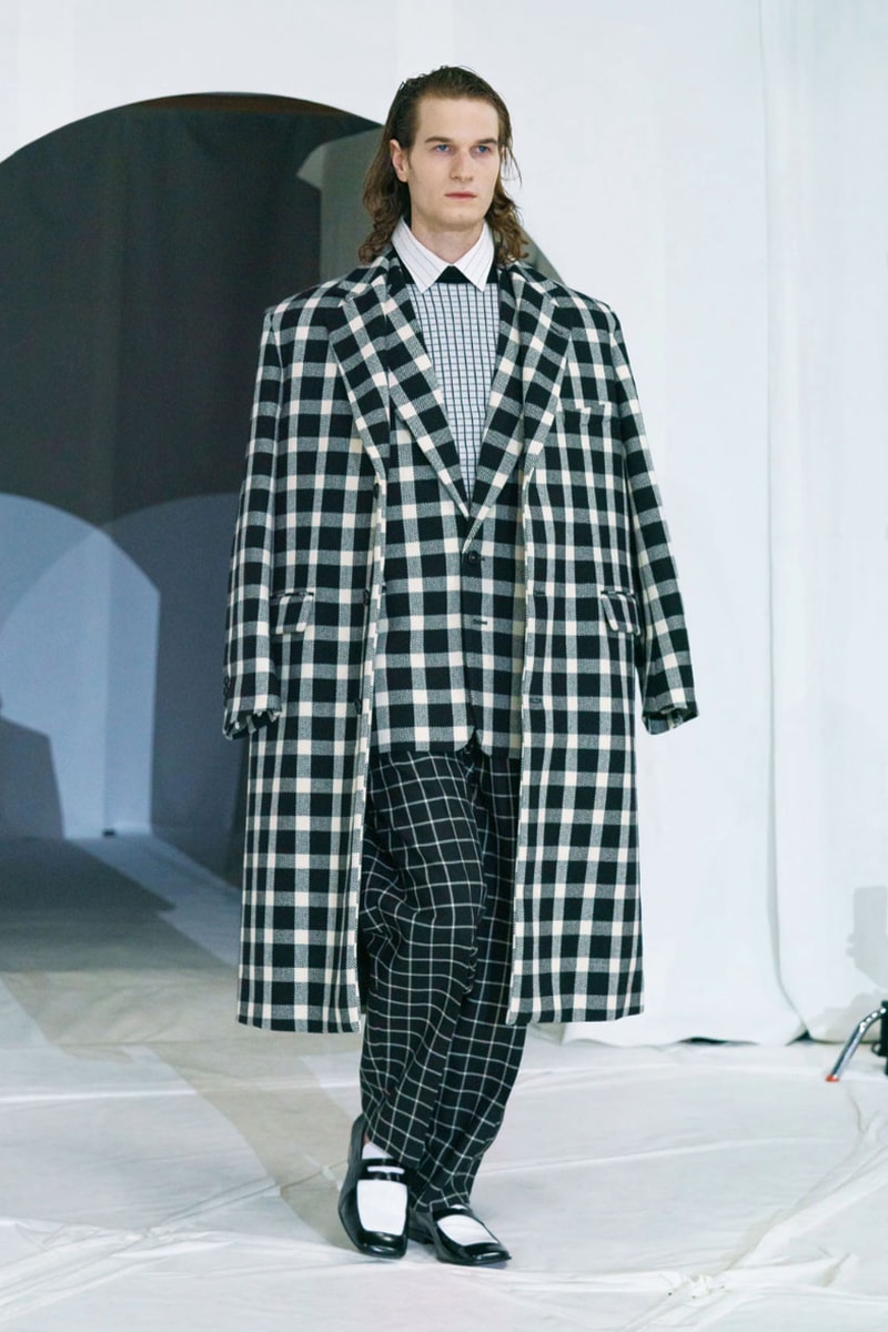 マルニ 2023年秋冬コレクション  Marni Fall winter23 Makes Striking Statements With Just Four Colors In Tokyo, creative director Francesco Risso presented the range at Yoyogi National Gymnasium.