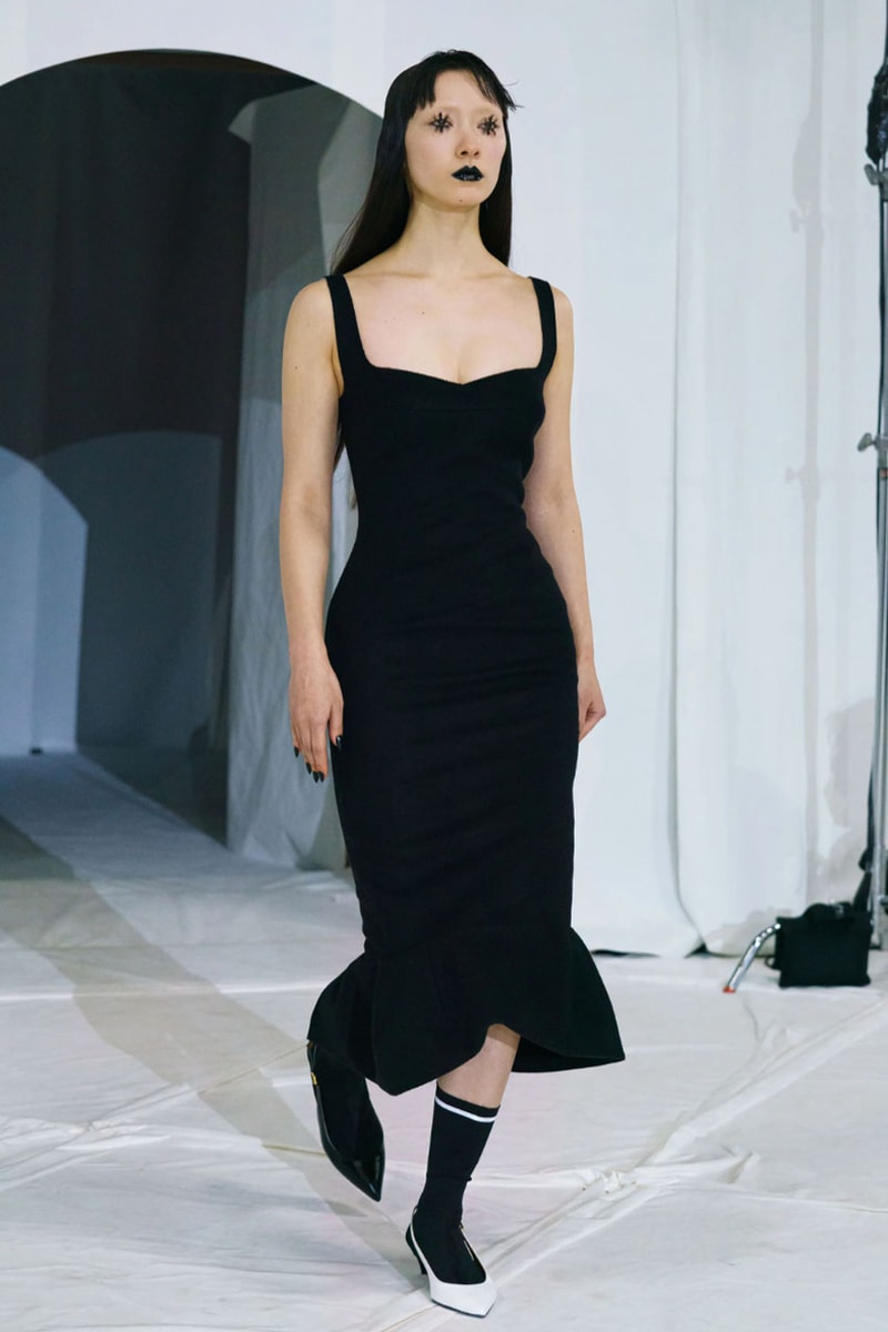 マルニ 2023年秋冬コレクション  Marni Fall winter23 Makes Striking Statements With Just Four Colors In Tokyo, creative director Francesco Risso presented the range at Yoyogi National Gymnasium.