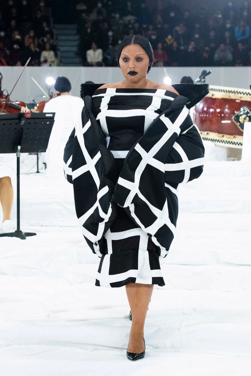 マルニ 2023年秋冬コレクション  Marni Fall winter23 Makes Striking Statements With Just Four Colors In Tokyo, creative director Francesco Risso presented the range at Yoyogi National Gymnasium.