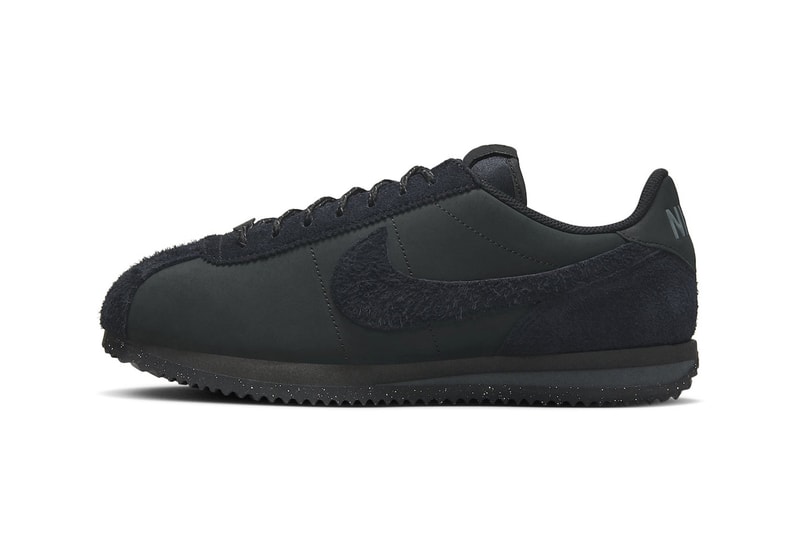 ナイキ コルテッツからシックな印象の最新作 “トリプル ブラック”が登場か Nike Cortez PRM Surfaces in "Triple Black" and Shaggy Suede Details release info premium