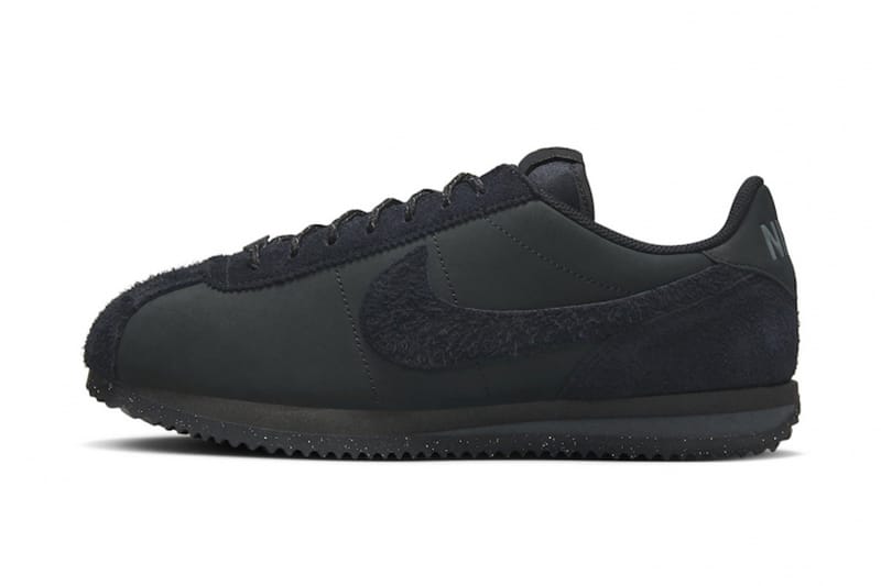Nike Cortez からシックな印象の最新作 “Triple Black” が登場か