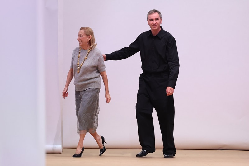 安定した人気を誇る Prada が2022年第4四半期における“最もホットなブランド”に