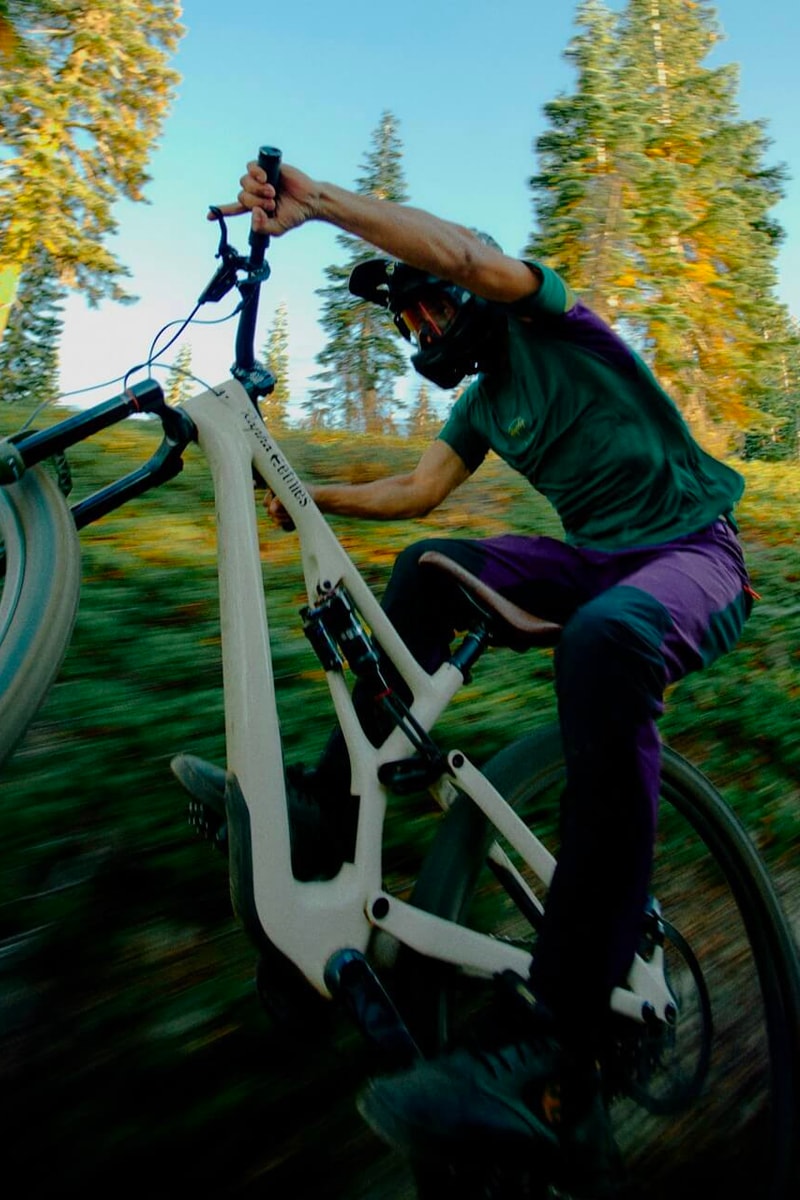 ブレイン デッドと英サイクリングブランド ラファがコラボコレクションを発売 Rapha brain dead mountain bike collaboration tees jackets caps accessories orange purple release info date price
