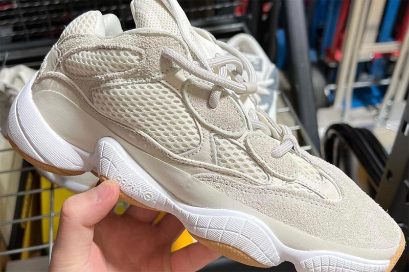 アディダスがラバーソールを備えたイージー500のサンプルモデルを制作か adidas yeezy 500 cream gum release date info store list buying guide photos price 