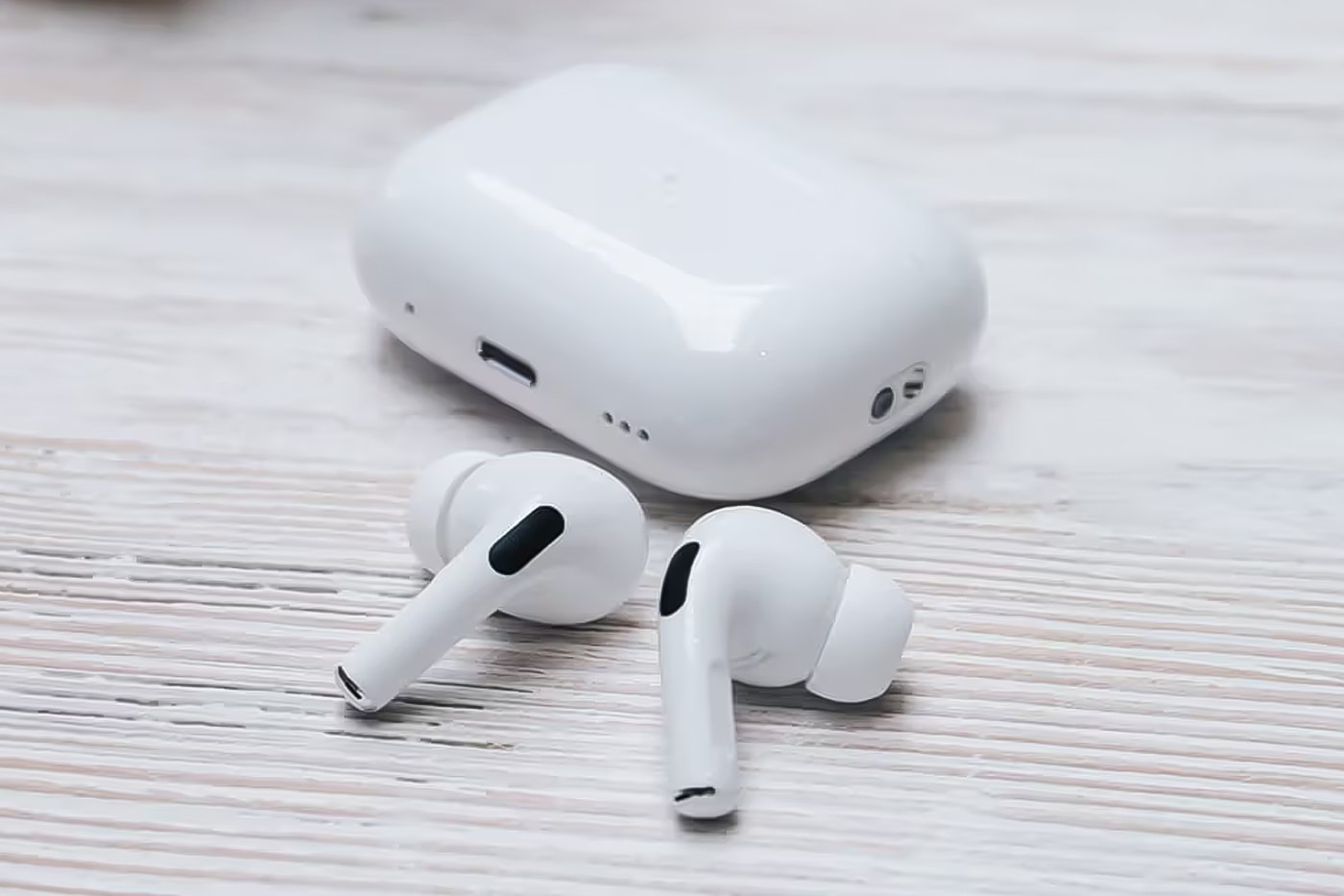 アップルからUSB-Cポートを採用した新型エアポッズプロ2が登場か Apple Rumored to Release AirPods Pro 2 With USB-C Charging Port headphpones earbuds earphones