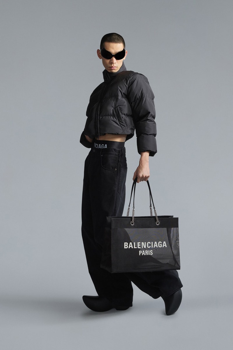 バレンシアガが2023年サマーコレクションの最新キャンペーンを発表 Balenciaga Summer 2023 The Mud Show Campaign Collection Release Information Technoclog Glove Bag Demna Controversial Bondage 