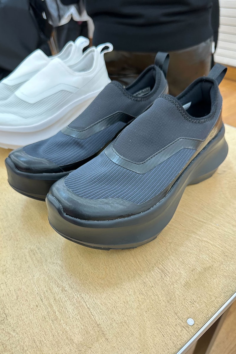 COMME des GARÇONS x Salomon の最新コラボフットウェアをチェック