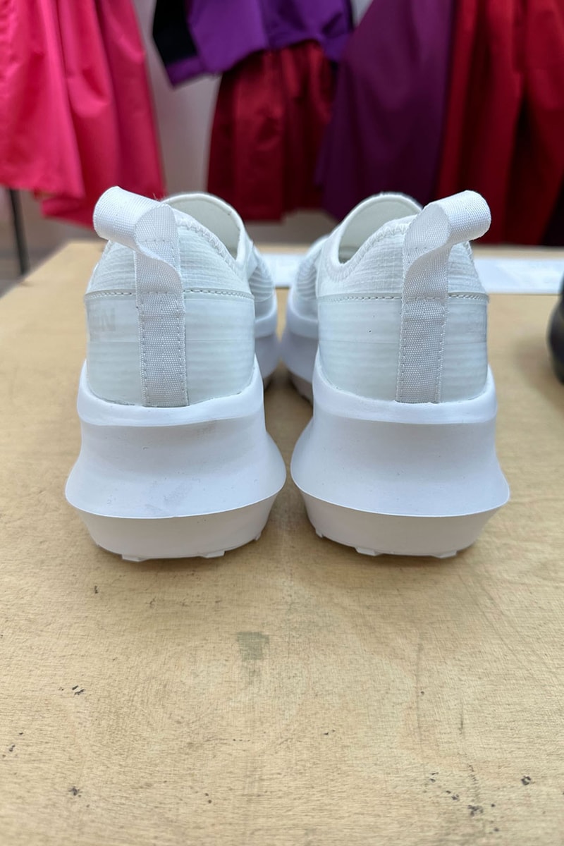 COMME des GARÇONS x Salomon の最新コラボフットウェアをチェック