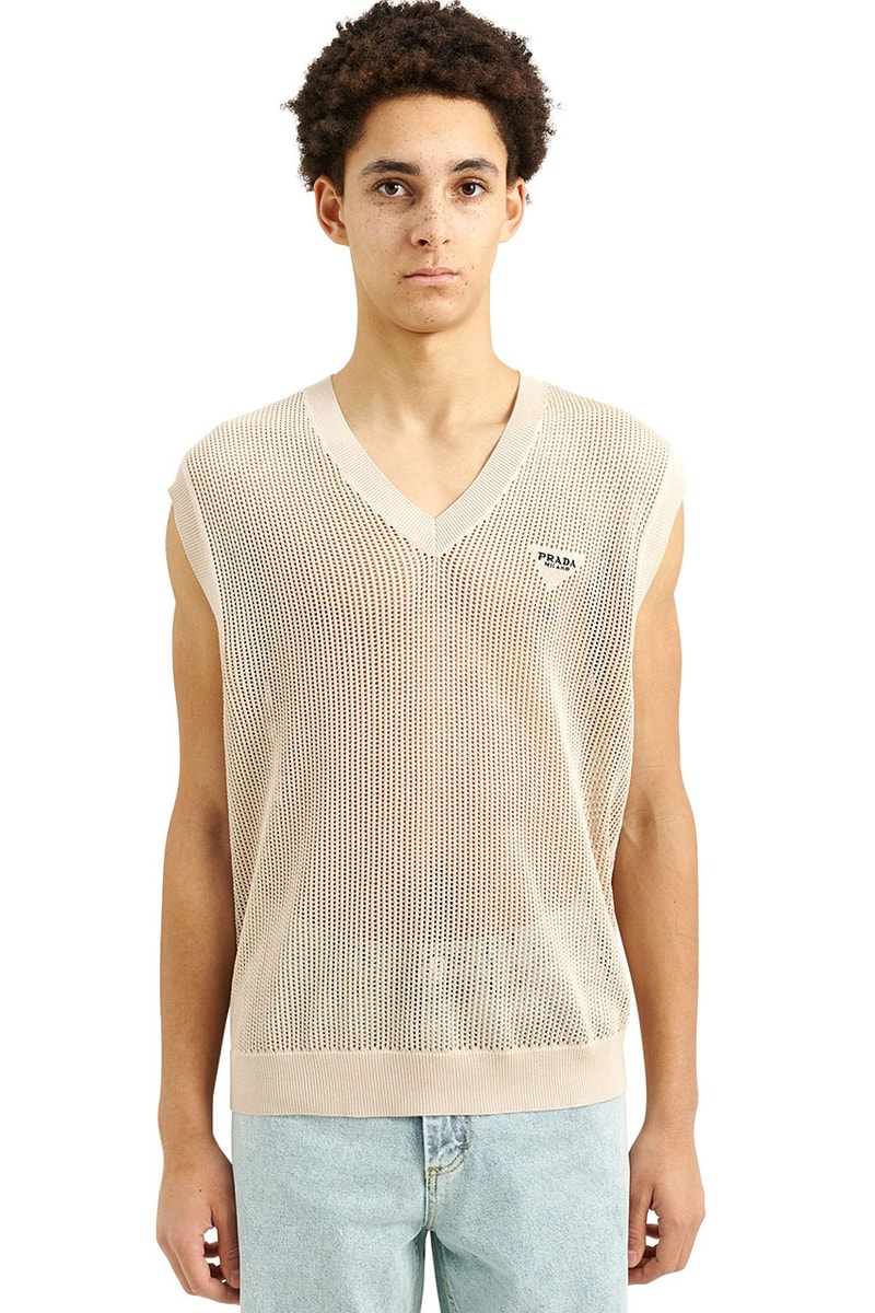プラダの新作タンクトップが約14万円で販売中 Prada Silk Cotton Knit Vest Tank Top Beige Viral Très Bien Miuccia Prada Raf Simons Menswear 