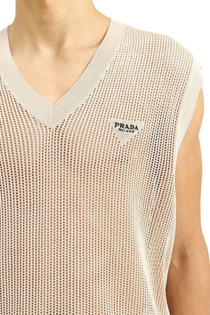 プラダの新作タンクトップが約14万円で販売中 Prada Silk Cotton Knit Vest Tank Top Beige Viral Très Bien Miuccia Prada Raf Simons Menswear 