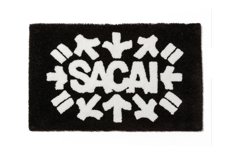サカイ x エリック ヘイズが最新コラボコレクションをポップアップ“ハローサカイ”限定で発売 sacai chitose abe eric haze hoodie tee airpods iphone case release date info store list buying guide photos price 