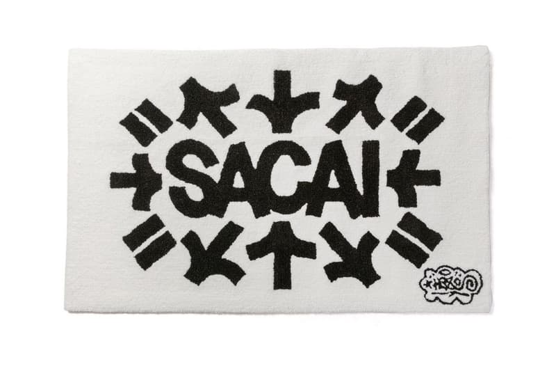 サカイ x エリック ヘイズが最新コラボコレクションをポップアップ“ハローサカイ”限定で発売 sacai chitose abe eric haze hoodie tee airpods iphone case release date info store list buying guide photos price 
