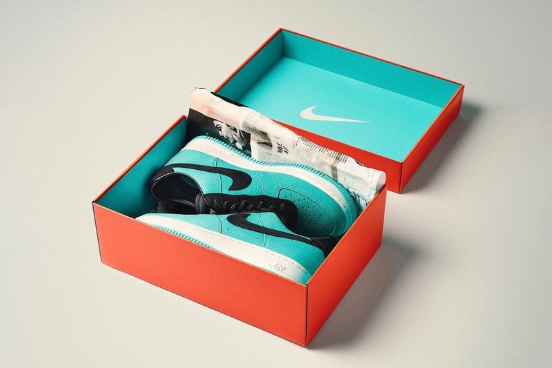 ティファニー x ナイキエアフォース 1 のフレンズ & ファミリーモデルをチェック Tiffany & Co. Nike Air Force 1 friends and family reverse First Look Info Release Date Buy Price Photos 