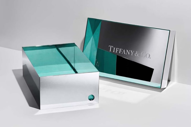 ティファニーがナイキとのコラボを祝してシルバー製のシューズボックスを製作 tiffany & co nike air force 1 low silver shoe box photos 
