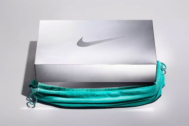 ティファニーがナイキとのコラボを祝してシルバー製のシューズボックスを製作 tiffany & co nike air force 1 low silver shoe box photos 